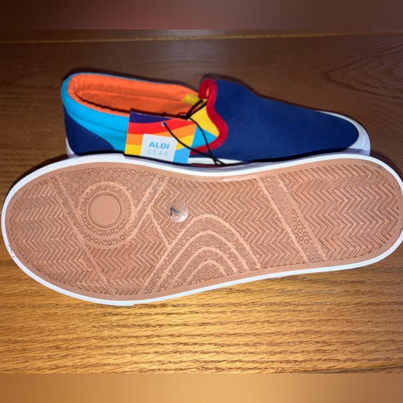 Canvas Slip-Ons ALDI Gear - Picture 3 of 16